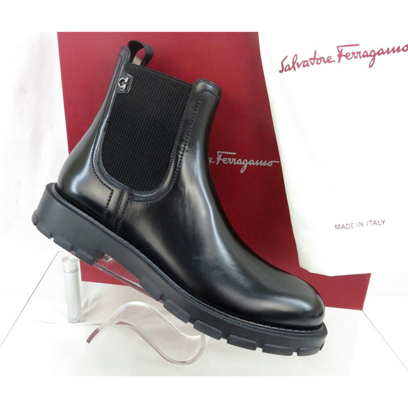 NIB FERRAGAMO IAGO BLACK LEATHER GANCINI LOGO PULL CHELSEA ANKLE BOOTS 10.5 D main image 14